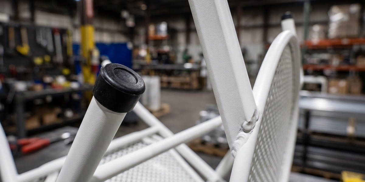powder-coated-steel-outdoor-chair-weld-joint-quality-check